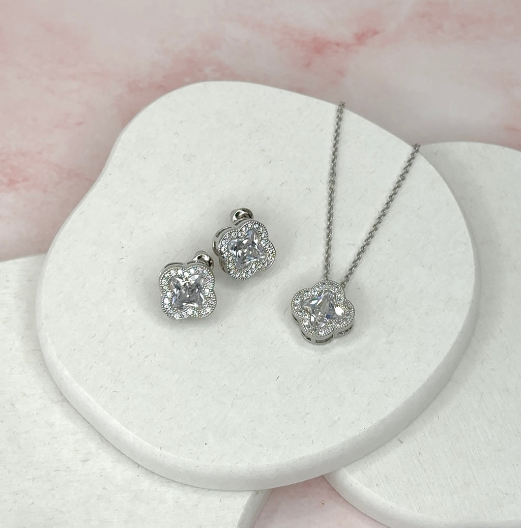 Crystal Clover Halo Set — Elegant Necklace & Stud Earrings