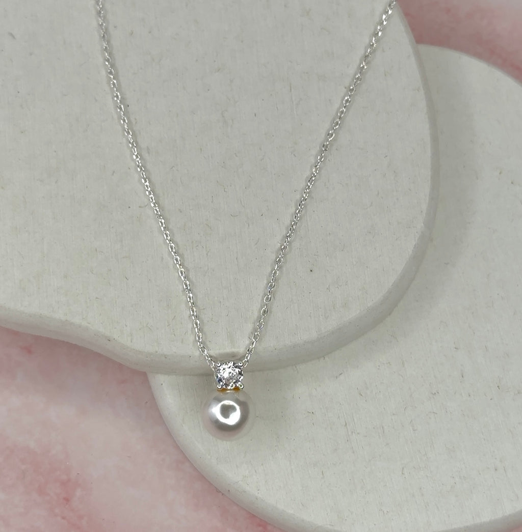 Classic Pearl Necklace