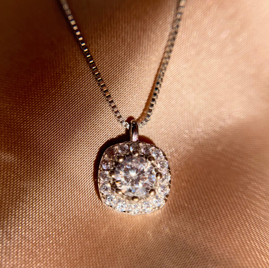 Classic Halo Necklace 925Silver